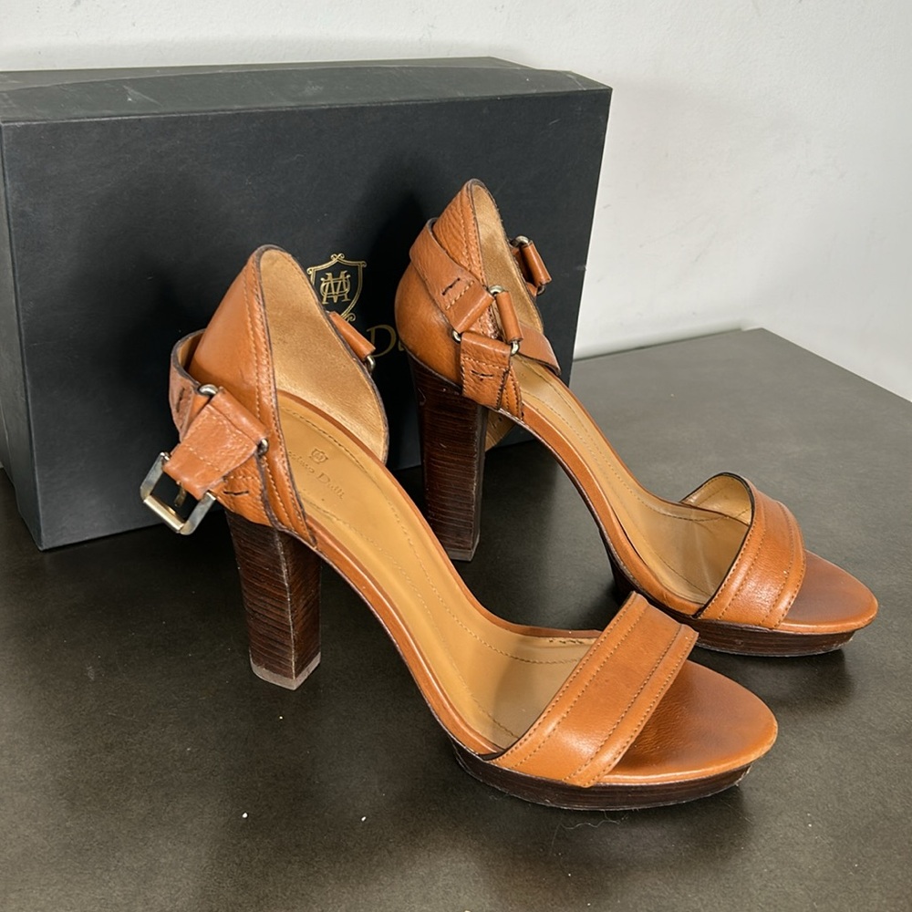 Massimo Dutti Tan Leather high heel sandals size 39